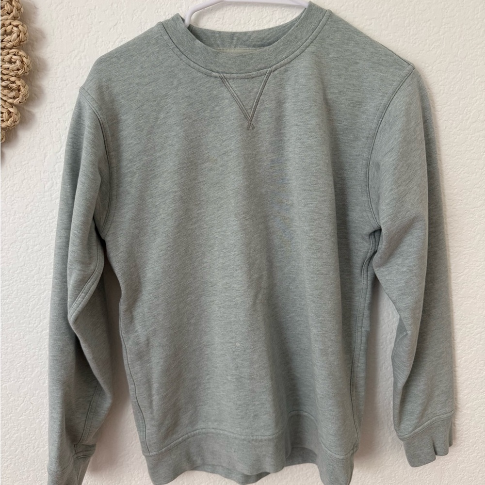 *Flawed* Lululemon Gray Crewneck Sweater